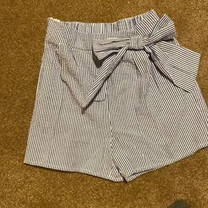 Girl seersucker shorts